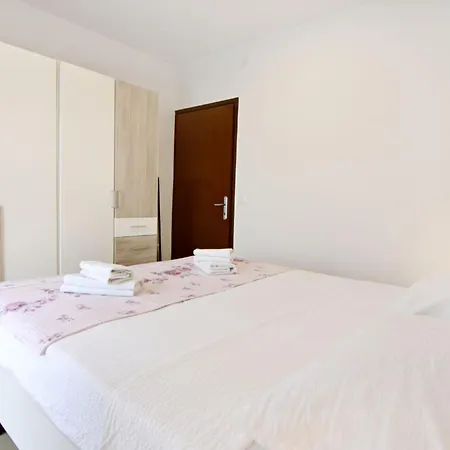 Lägenhet Stylish Renovated Vacation Flat With Terrace *