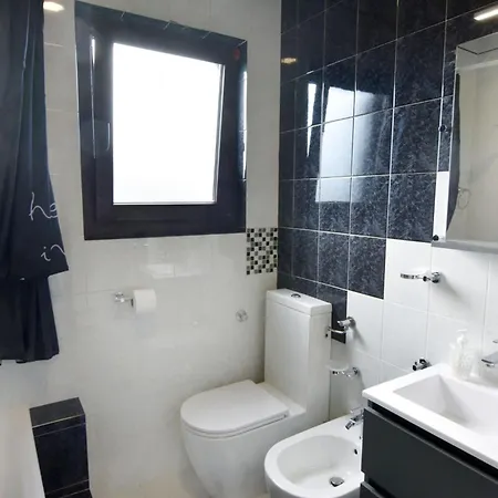 Stylish Renovated Vacation Flat With Terrace Umag