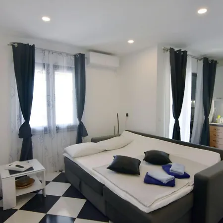 Lägenhet Stylish Renovated Vacation Flat With Terrace Umag